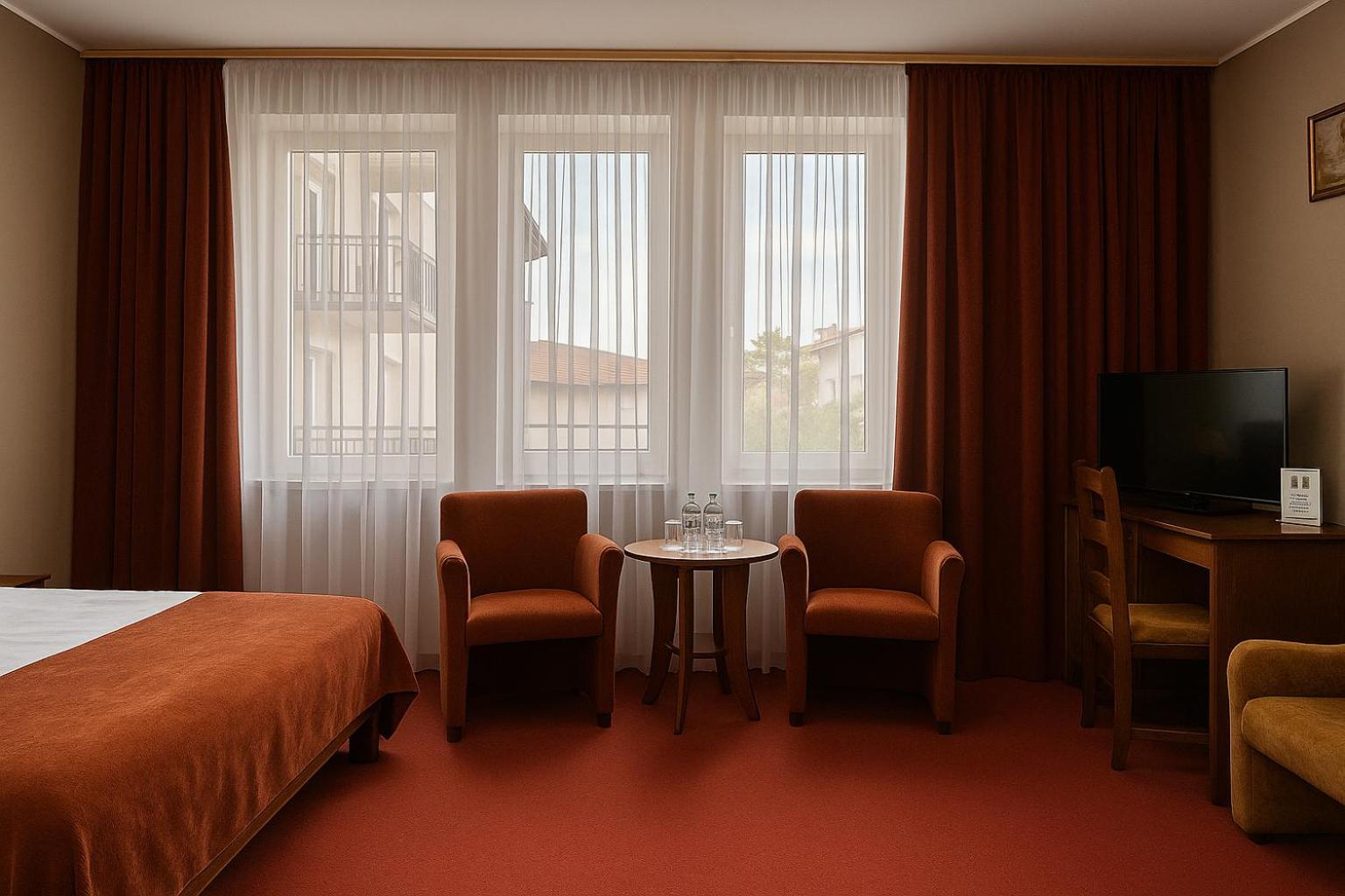 Hotel Metro Klodzko Ngoại thất bức ảnh