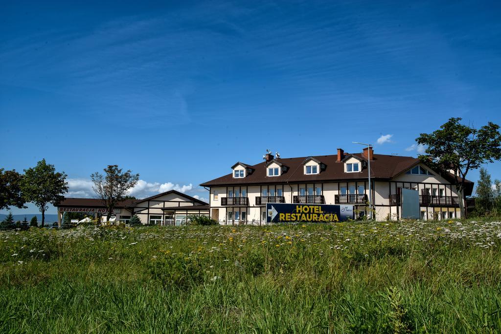 Hotel Metro Klodzko Ngoại thất bức ảnh