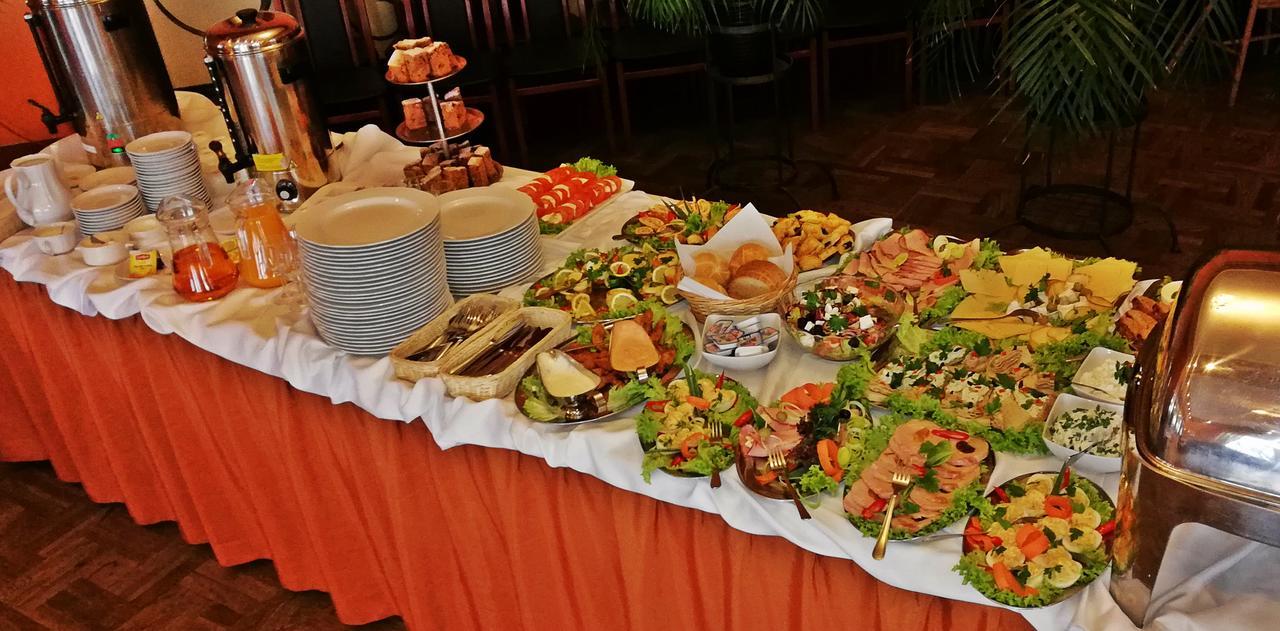 Hotel Metro Klodzko Ngoại thất bức ảnh