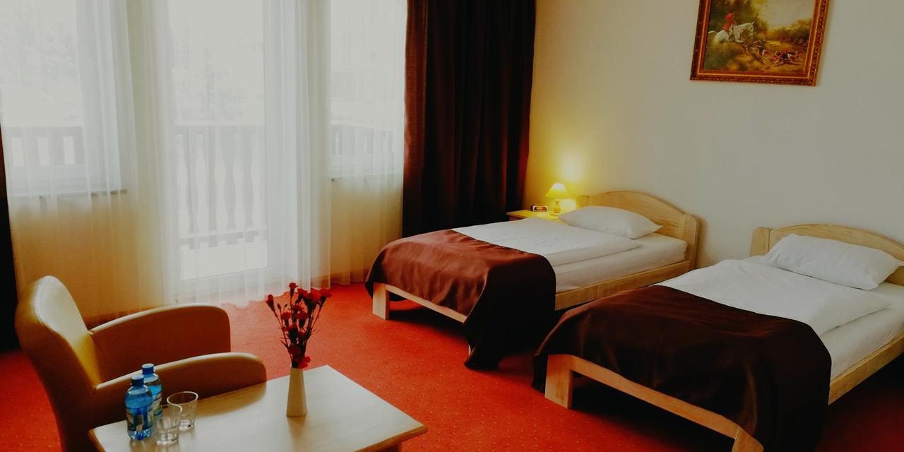 Hotel Metro Klodzko Ngoại thất bức ảnh
