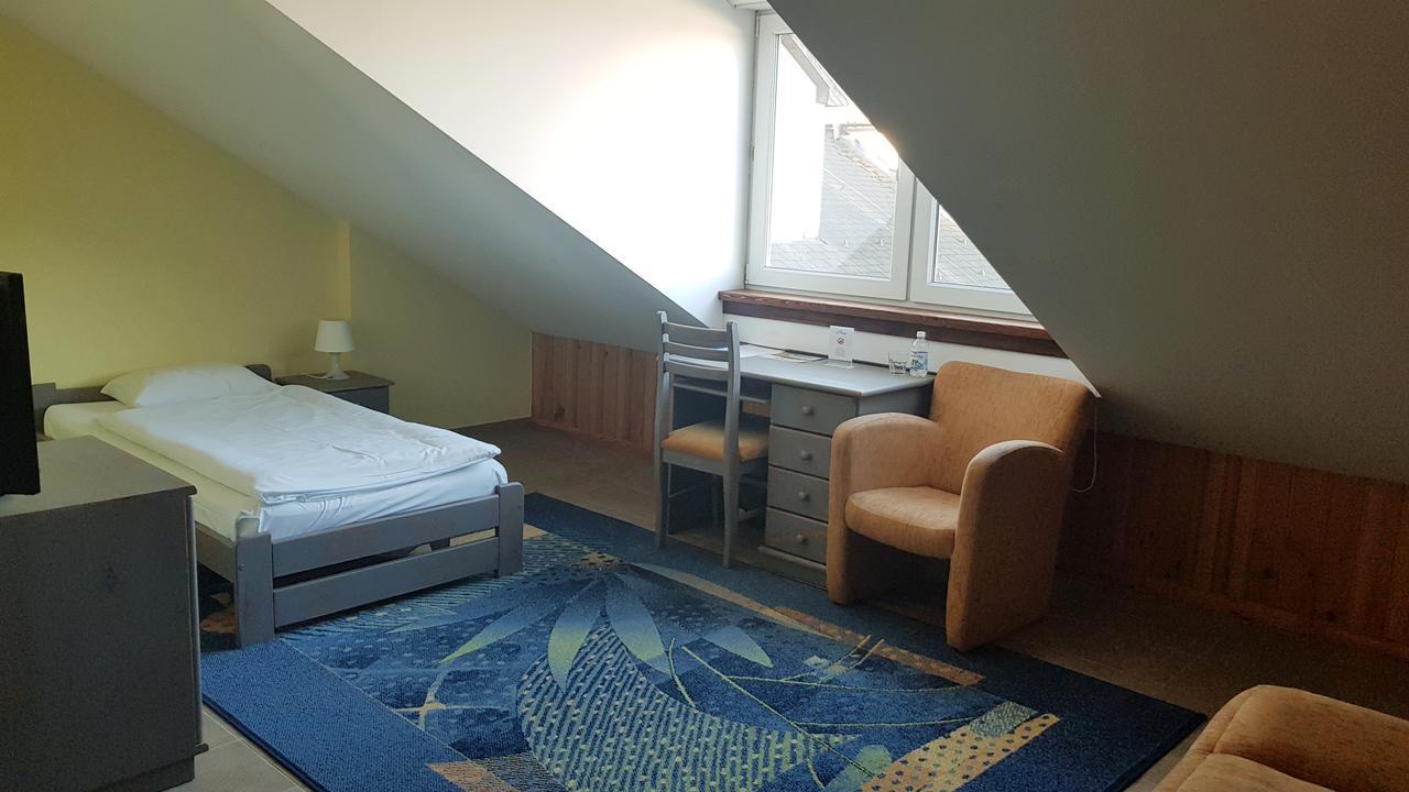 Hotel Metro Klodzko Ngoại thất bức ảnh